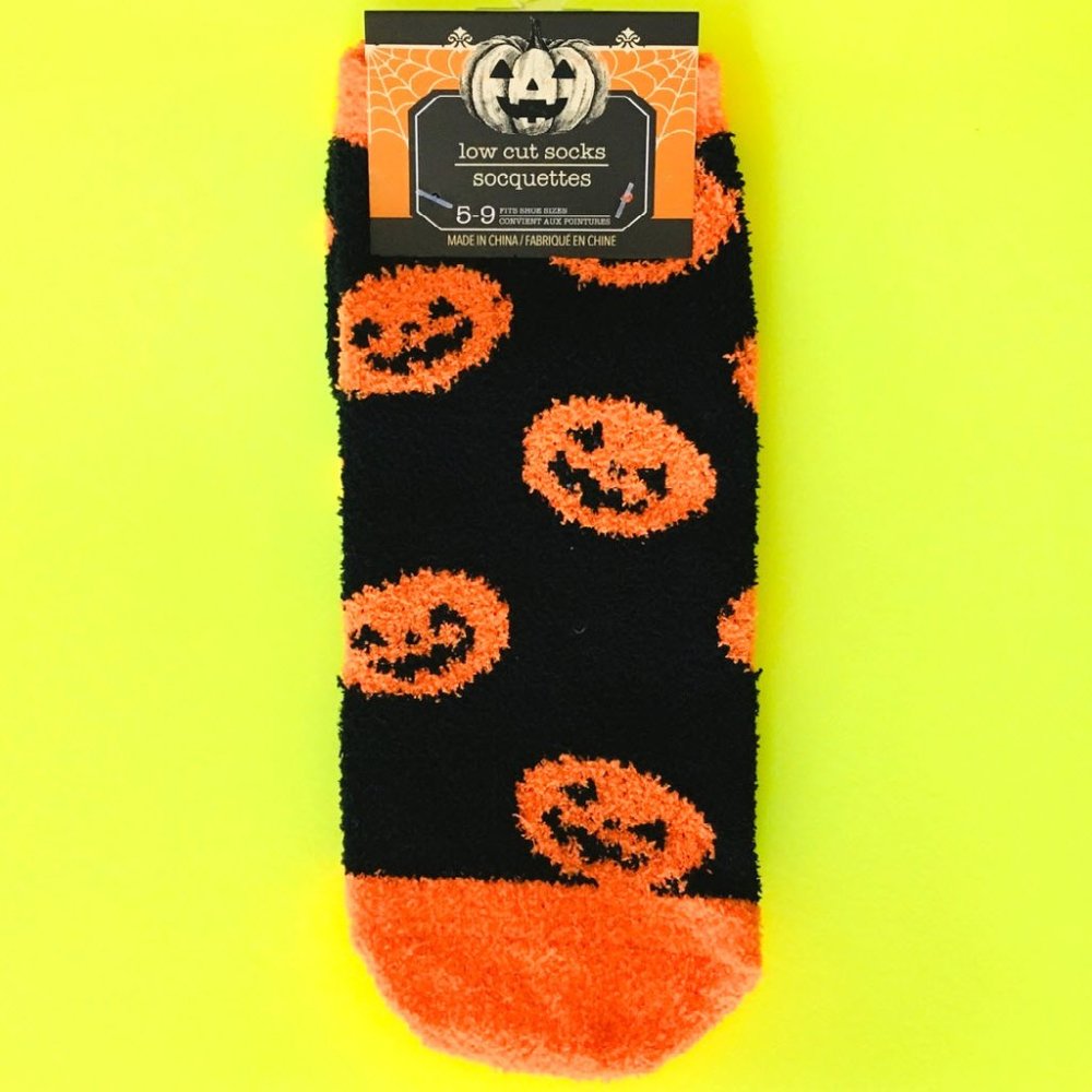 Fuzzy Jack-O-Lantern Halloween Slipper Socks - Picture 3 of 3